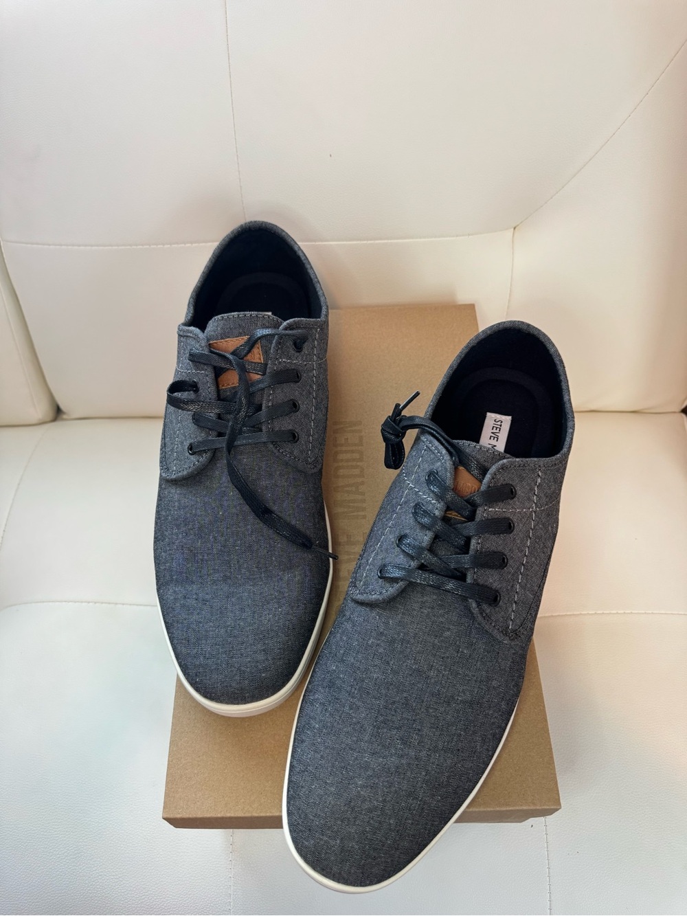Steve Madden Men's Gray Canvas Lace-Up Sneakers. SIZE 16!!!